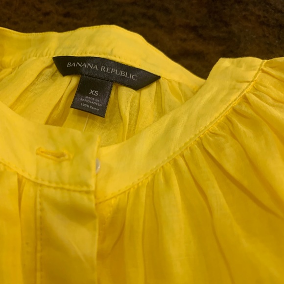 Banana Republic beautiful Yellow blouse NWT!!! - Picture 2 of 6